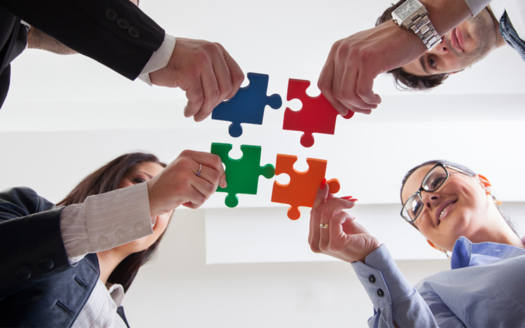 alt="Consultoría en innovación y diseño de proyectos institucionales con enfoque Design Thinking"

